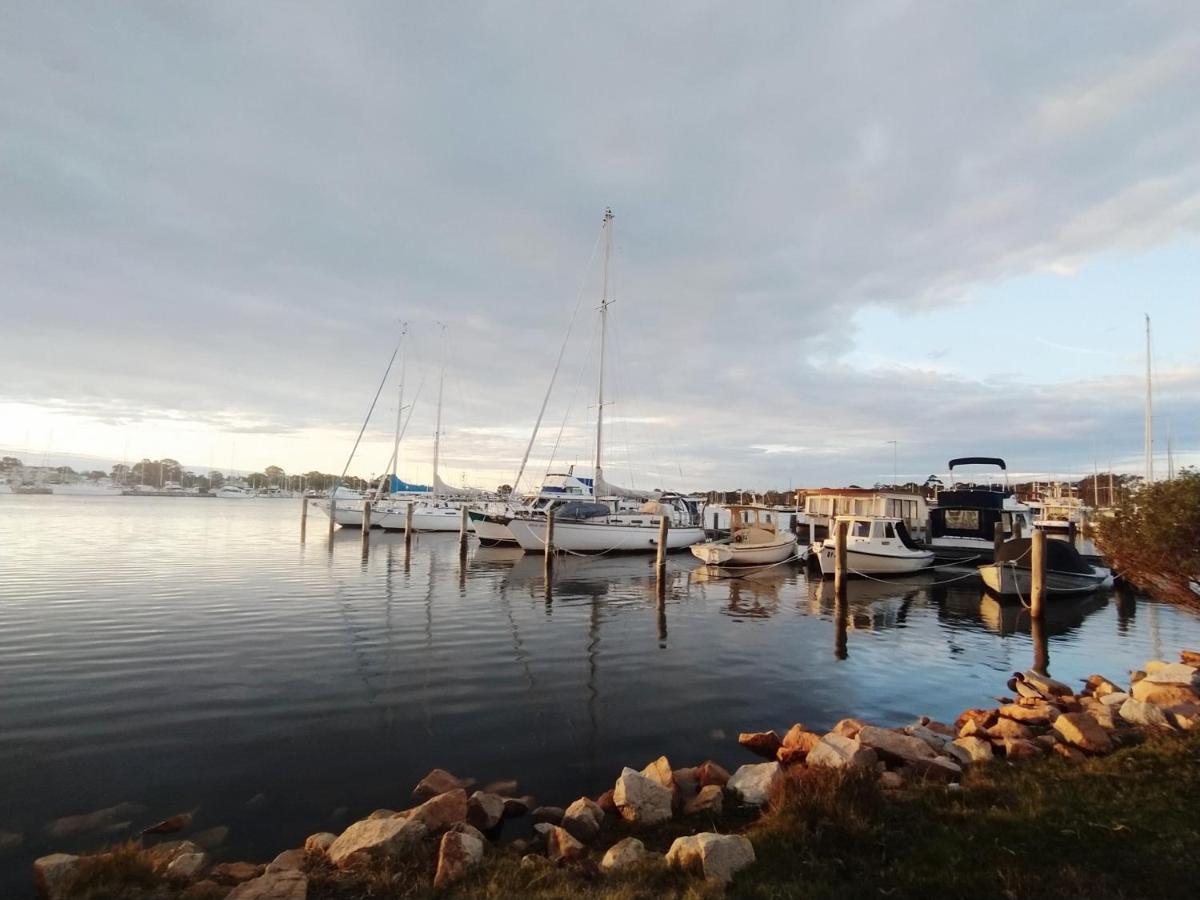 Captains Cove 1St Floor Spa Luxury Apartments - Free Netflix Paynesville Exterior foto